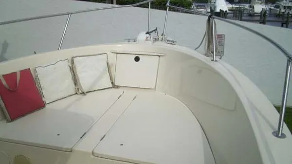Slide: The Image of Bayliner 2503 Center Console 2000 - 1