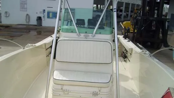 Slide: The Image of Bayliner 2503 Center Console 2000 - 2