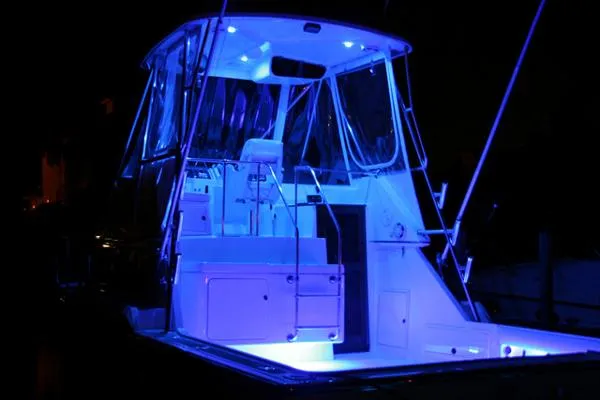 Slide: The Image of Tiara Flybridge 1986 - 6