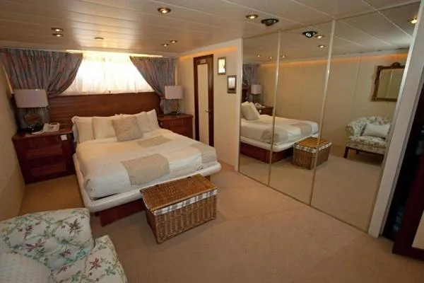 Slide: The Image of Royal Huisman Pilothouse Motor Yacht 1985 - 6