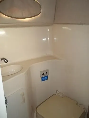Slide: The Image of Sea Ray 250 Sundancer 1995 - 9
