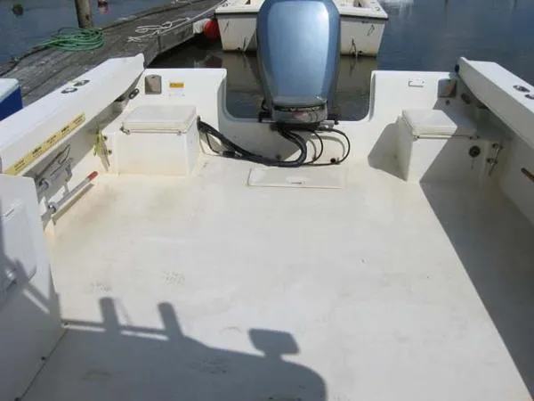 Slide: The Image of Parker Marine 2520 Sport Cabin 1999 - 10