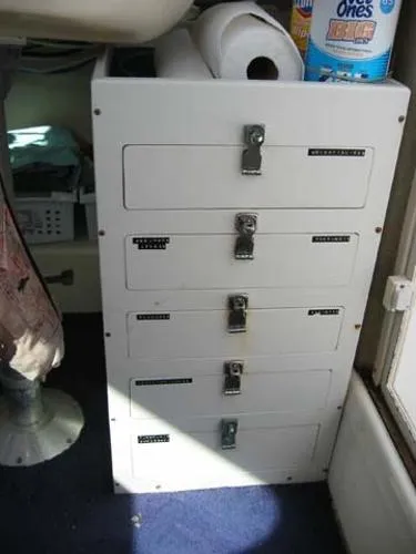 Slide: The Image of Parker Marine 2520 Sport Cabin 1999 - 11