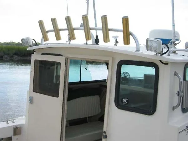 Slide: The Image of Parker Marine 2520 Sport Cabin 1999 - 9