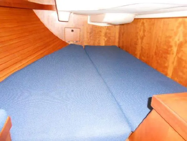 Slide: The Image of Sabre Cruising Sailboat 1999 - 3
