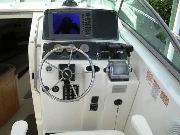 Slide: The Image of Boston Whaler Conquest 2001 - 5