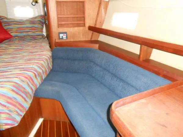 Slide: The Image of Hunter 42 Passage Sloop 1994 - 10