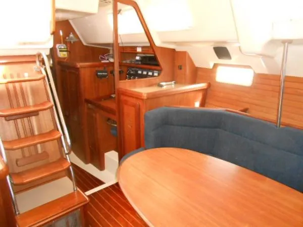 Slide: The Image of Hunter 42 Passage Sloop 1994 - 3
