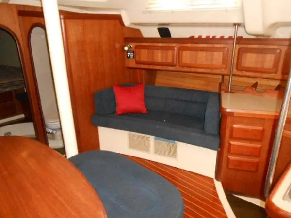 Slide: The Image of Hunter 42 Passage Sloop 1994 - 4