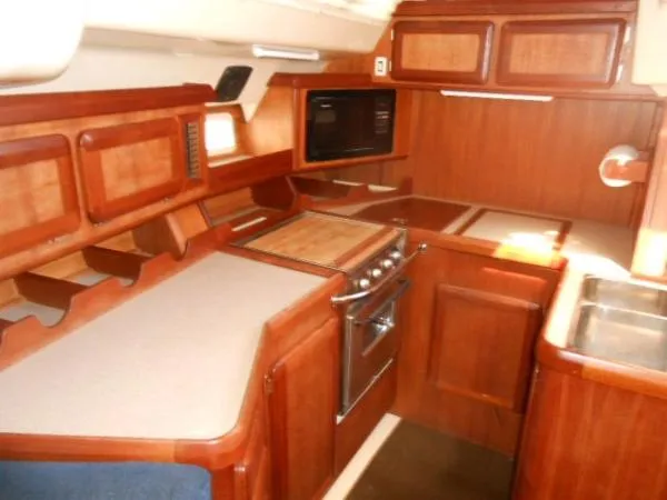 Slide: The Image of Hunter 42 Passage Sloop 1994 - 7