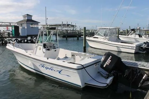 Slide: The Image of Bayliner Trophy 2503 CC 1996 - 0
