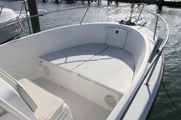 Slide: The Image of Bayliner Trophy 2503 CC 1996 - 3