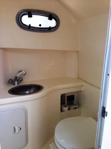 Slide: The Image of Boston Whaler 26 Conquest 2001 - 3
