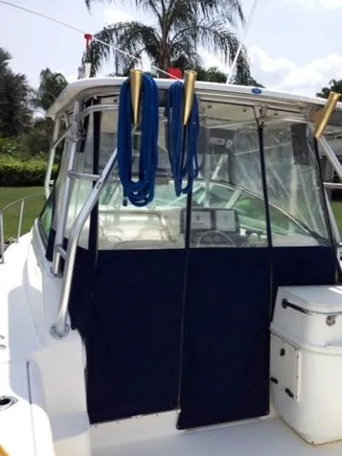 Slide: The Image of Boston Whaler 26 Conquest 2001 - 4