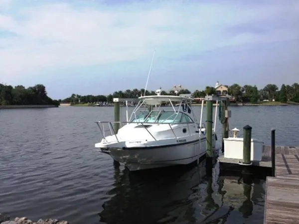 Slide: The Image of Boston Whaler 26 Conquest 2001 - 5