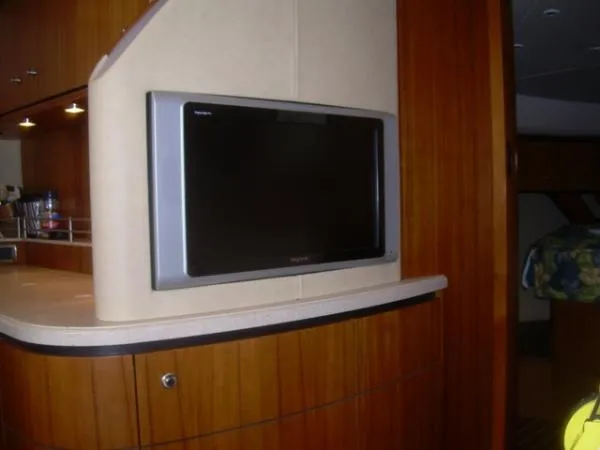 Slide: The Image of Tiara *4300 Sovran* 2008 - 2