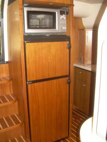 Slide: The Image of Tiara *4300 Sovran* 2008 - 9