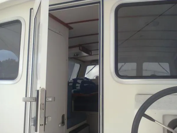 Slide: The Image of Sea Sport 2400 Explorer 2005 - 1