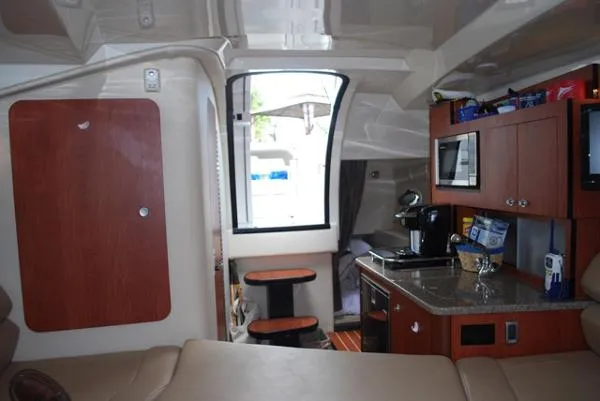 Slide: The Image of Monterey 280 Sports Cruiser 2012 - 3