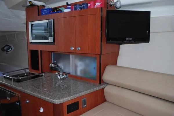 Slide: The Image of Monterey 280 Sports Cruiser 2012 - 4