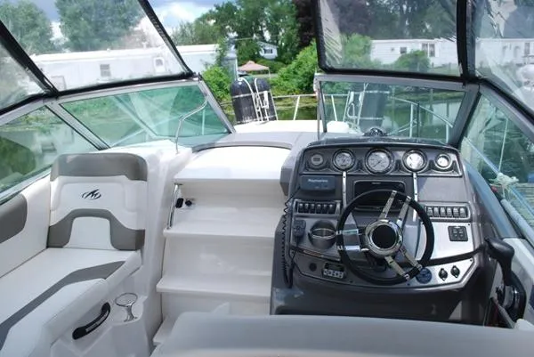 Slide: The Image of Monterey 280 Sports Cruiser 2012 - 8