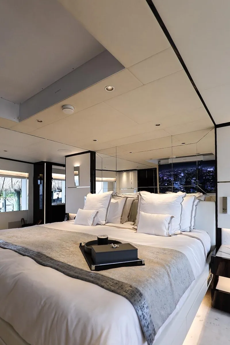 Slide: The Image of Majesty 120 2025 - 71