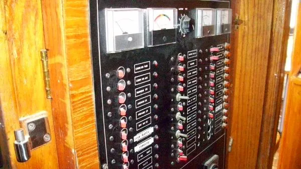 Slide: The Image of Custom Kennedy Sloop 1980 - 10