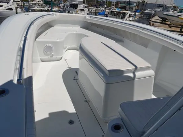 Slide: The Image of Yellowfin 34 Center Console 2007 - 1