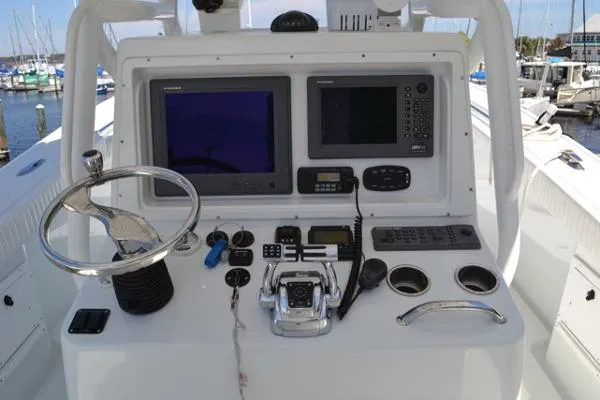 Slide: The Image of Yellowfin 34 Center Console 2007 - 5