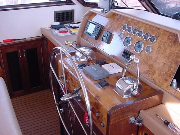 Slide: The Image of Hatteras Motor Yacht 1978 - 10