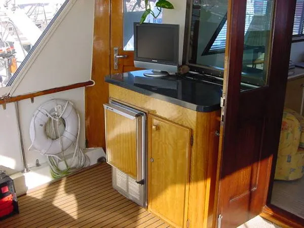 Slide: The Image of Hatteras Motor Yacht 1978 - 8