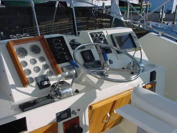 Slide: The Image of Hatteras Motor Yacht 1978 - 9