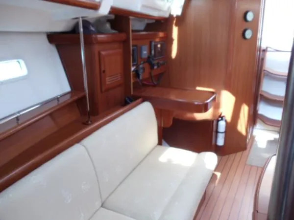 Slide: The Image of Beneteau 373 2007 - 4