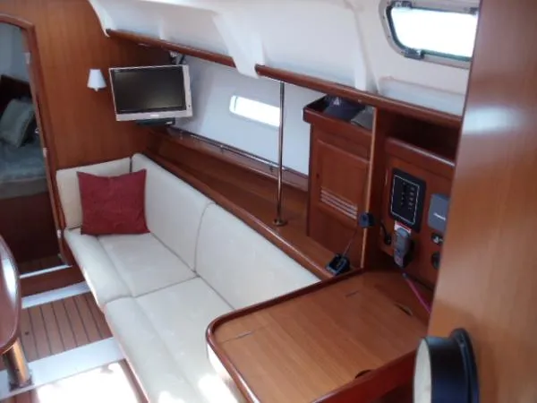 Slide: The Image of Beneteau 373 2007 - 5