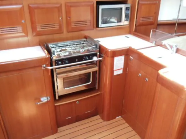 Slide: The Image of Beneteau 373 2007 - 7