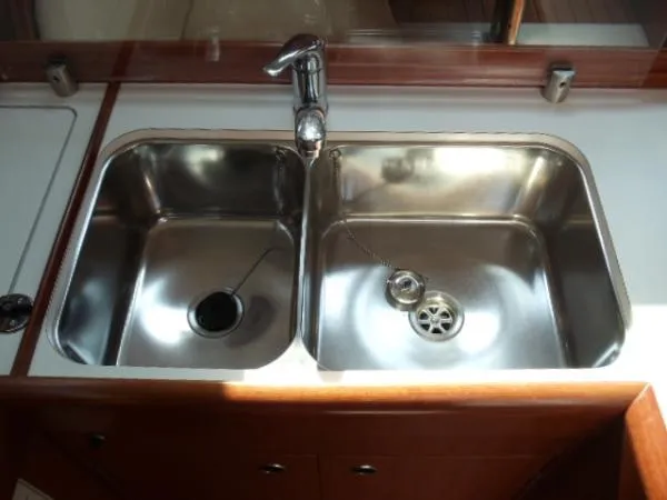 Slide: The Image of Beneteau 373 2007 - 8