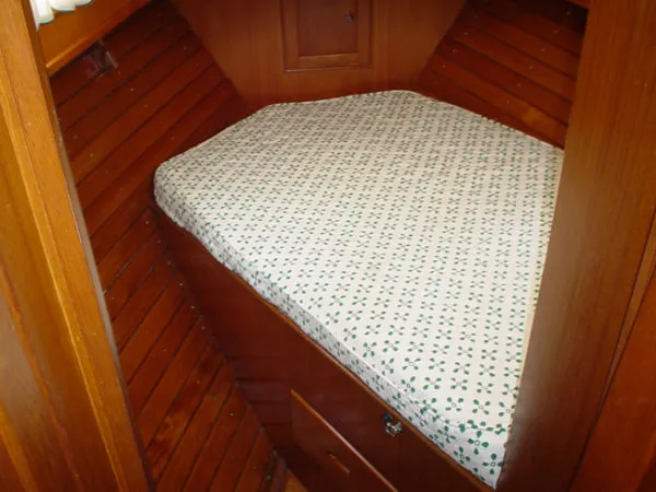 Slide: The Image of Island Gypsy 32 Sedan 1982 - 5