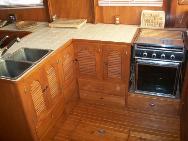 Slide: The Image of Albin 49 Trawler- EUROPA STYLE! MAKE A REASONABLE OFFER NOW! 1980 - 11