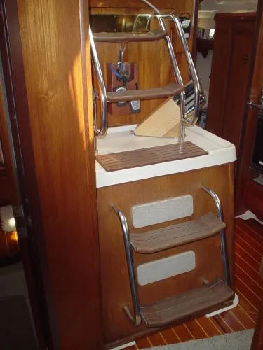 Slide: The Image of Hunter Legend 40.5 - REPOWERED 1996 - 1