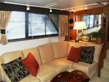 Slide: The Image of Californian Double Cabin Motor Yacht 1990 - 2