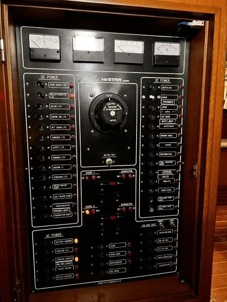 Slide: The Image of Hi-Star 48 Sundeck 1989 - 18