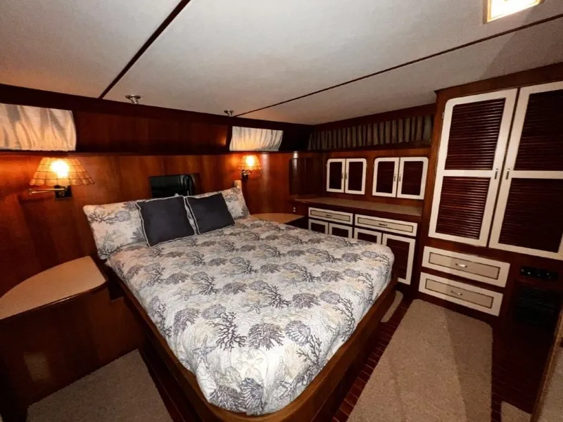 Slide: The Image of Hi-Star 48 Sundeck 1989 - 44