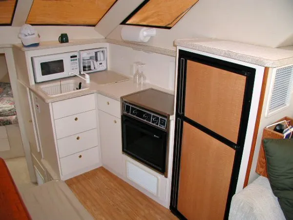 Slide: The Image of Silverton 352 Motor Yacht 1999 - 3