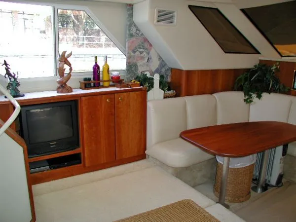 Slide: The Image of Silverton 352 Motor Yacht 1999 - 4