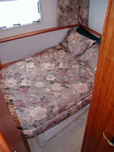 Slide: The Image of Silverton 352 Motor Yacht 1999 - 6