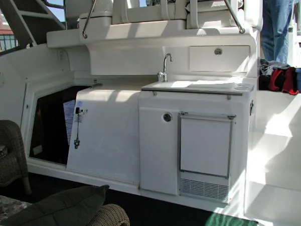 Slide: The Image of Silverton 352 Motor Yacht 1999 - 8