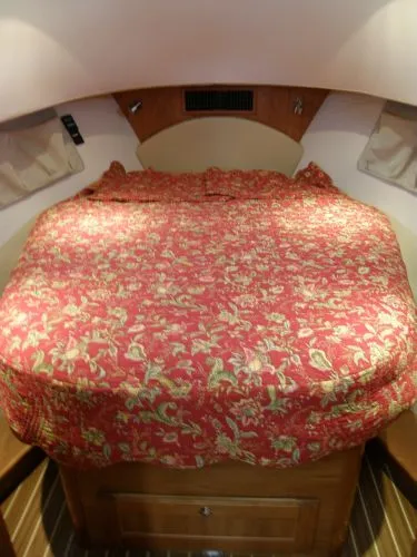 Slide: The Image of Mainship *Flybridge Trawler* 2004 - 10