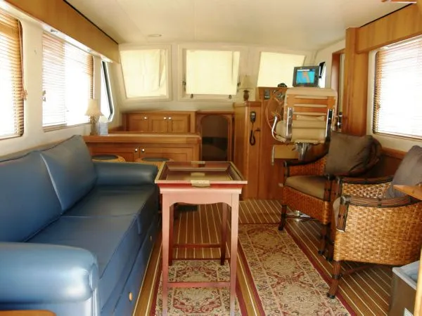 Slide: The Image of Mainship *Flybridge Trawler* 2004 - 2