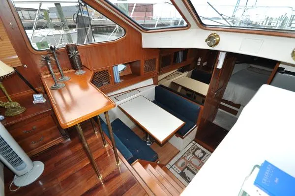 Slide: The Image of Hyatt 49 Motor Yacht 1994 - 4