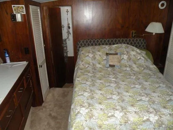 Slide: The Image of Ocean Yacht 55 SUPER SPORT 1984 - 10
